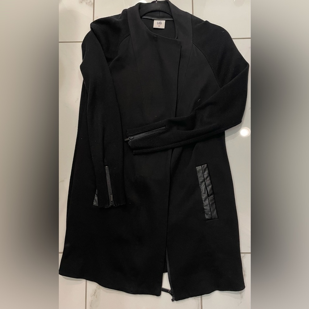 Like new ! CAbi Black Blazer with Modern Minimalist Design. Fit  like S/M - Picture 5 of 6